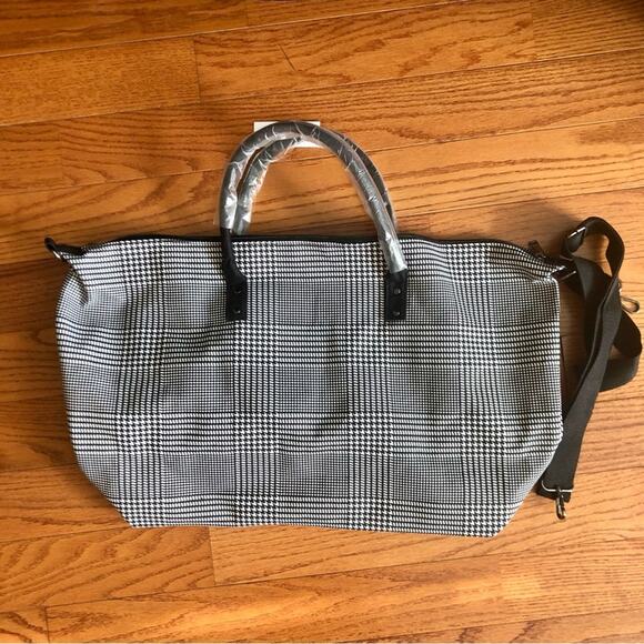 HP 🥳 Lulu Dharma Frasier Overnight  Travel Weekend Black White Tote Bag NWT - Picture 7 of 7